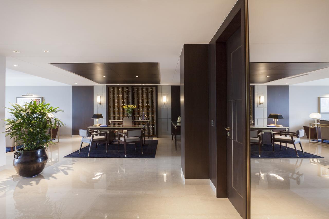 The Oberoi New Delhi Hotell Exteriör bild
